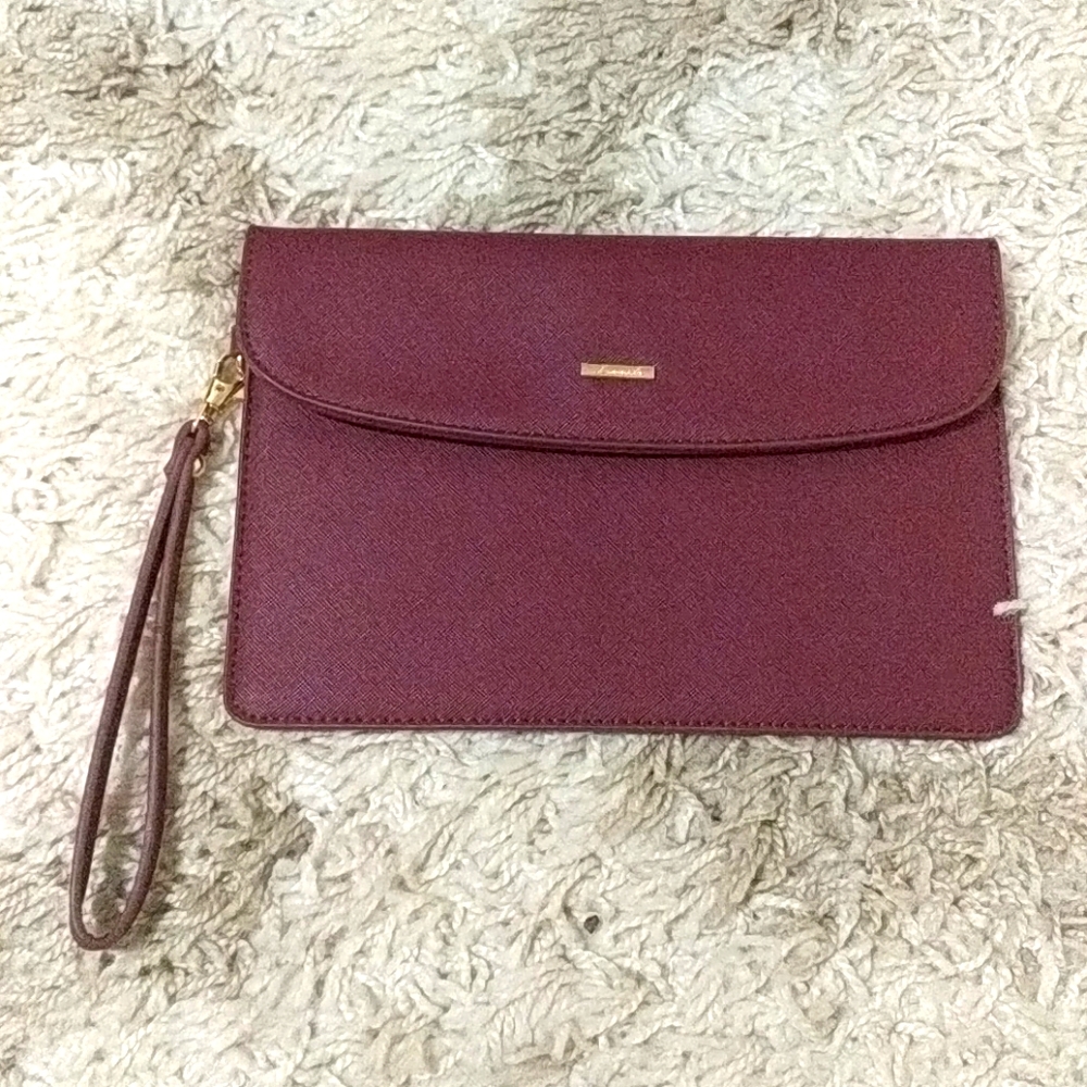 Lovevook wristlet